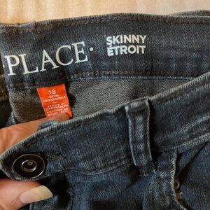 New with Tags The Children's Place Boys 18 Slim Denim Skinny Jeans